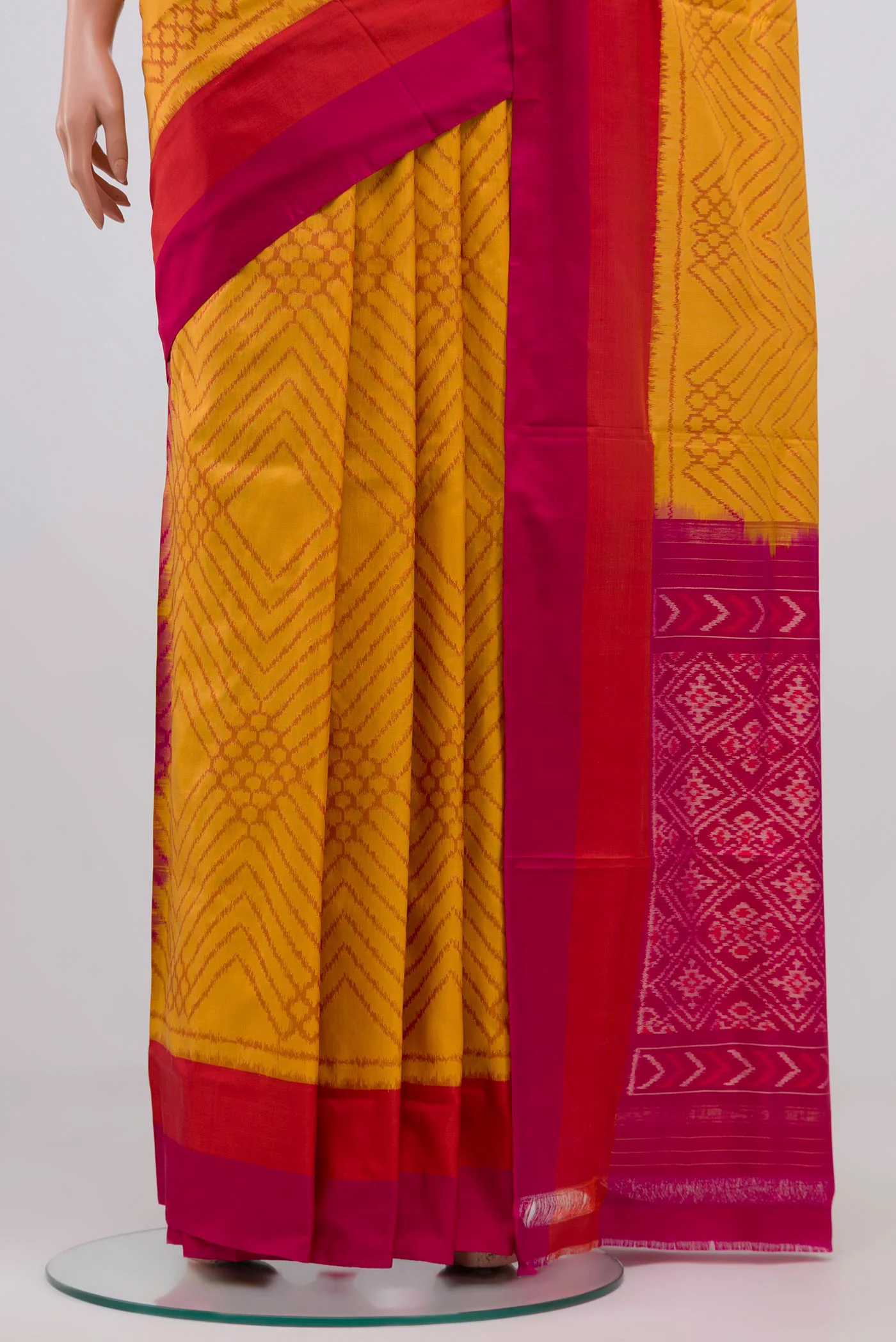 Yellow Pochampally Silk Saree - Image 3
